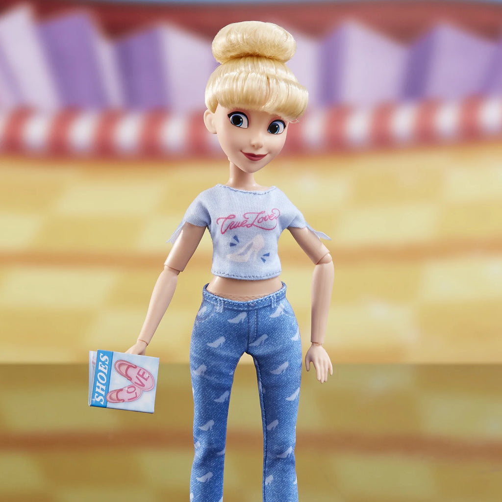 Cinderella Doll with Accessories P47894