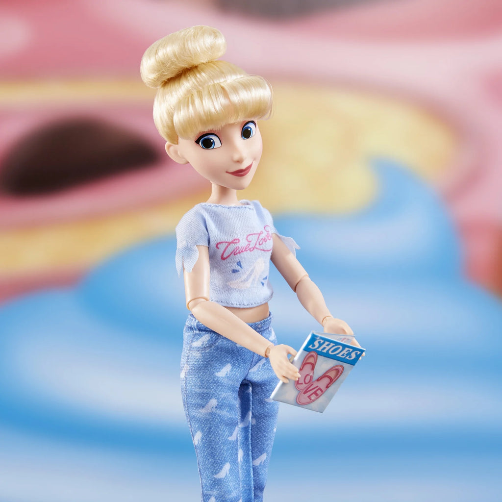 Cinderella Doll with Accessories P47894